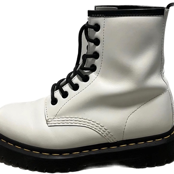 Dr Martens Women’s Air Wair Combat Boots - Picture 3 of 8